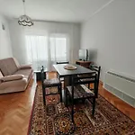 Loncar 아파트