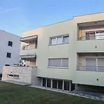 아파트 Loncar