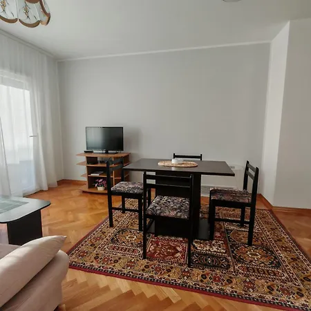 Loncar Apartment *