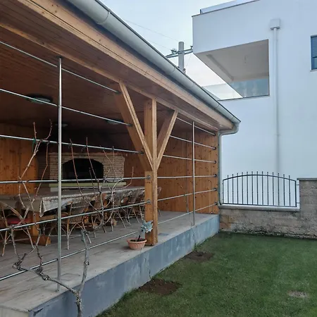 Loncar Apartment