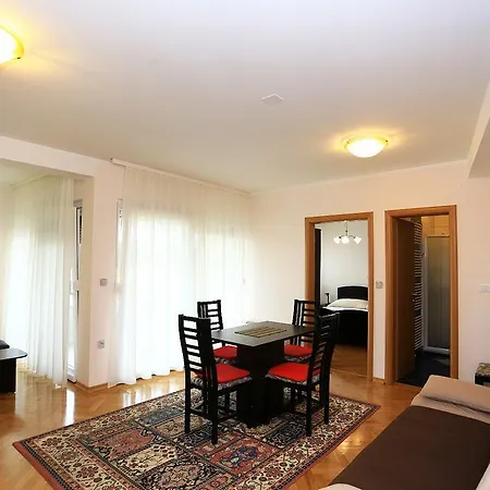 Loncar Apartment *