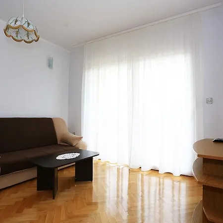 Loncar Apartment *